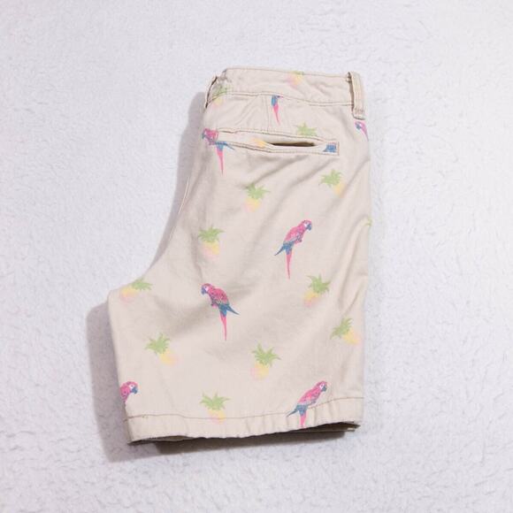 Hollister Shorts Mens 30 (31 waist) Cream Tropical Parrots Chino Button Fly - Picture 2 of 6